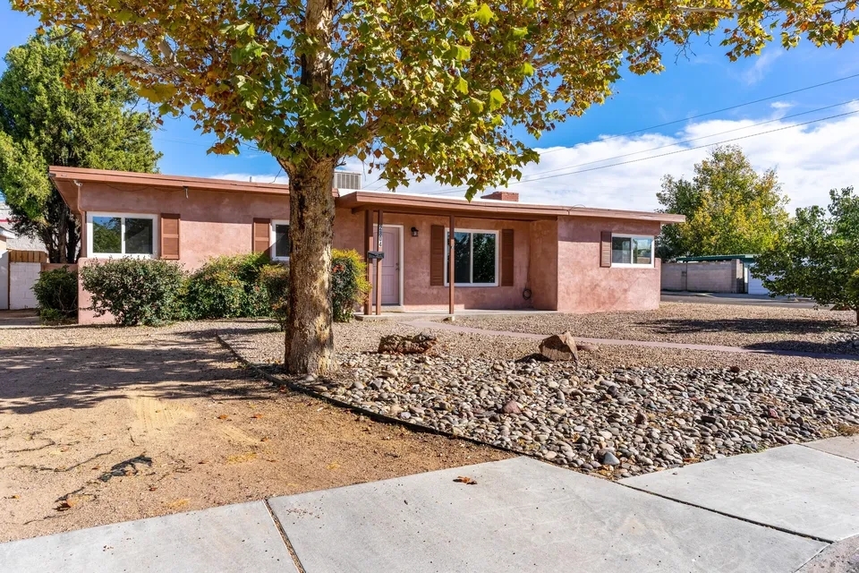 Gracey's Nation - Truman Community in Albuquerque, NM - Foto de edificio