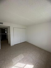 6135 NW 186th St in Hialeah, FL - Building Photo - Building Photo