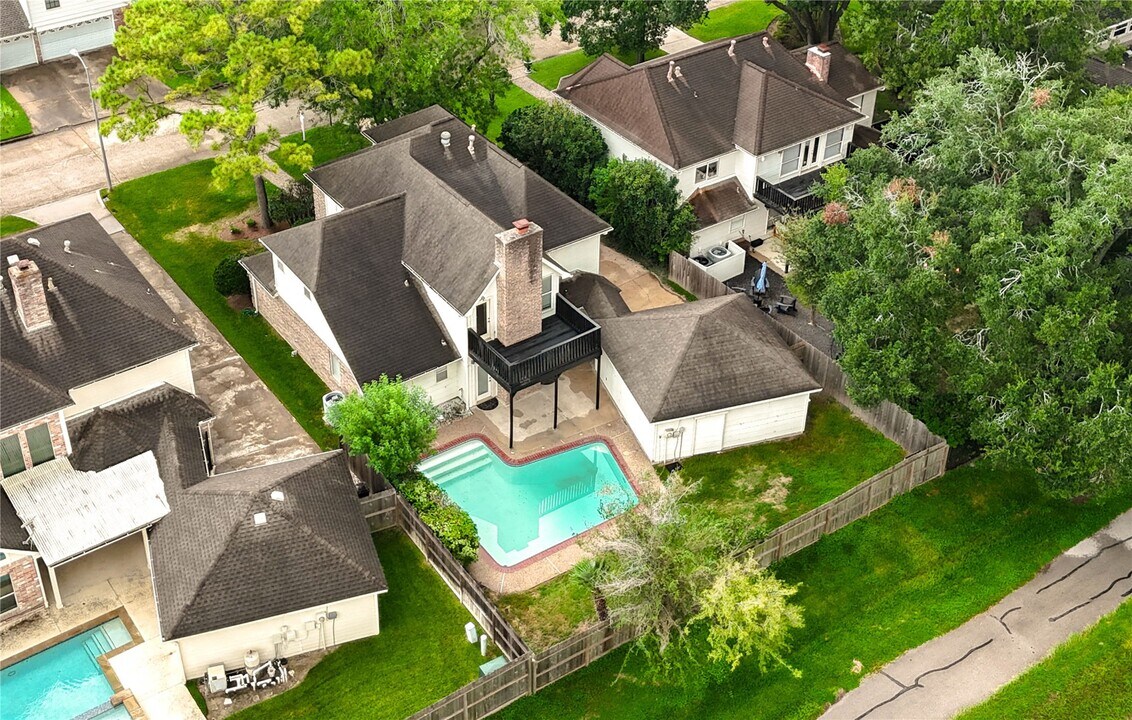 1603 Leatherwood Dr in Katy, TX - Foto de edificio