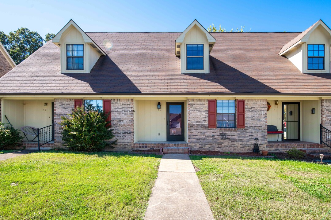 47 Cedar Tree Ln in Rossville, GA - Foto de edificio