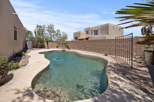 property at 730 N Northern Vista Pl