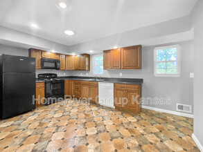3913 S Lynn St in Independence, MO - Building Photo - Building Photo