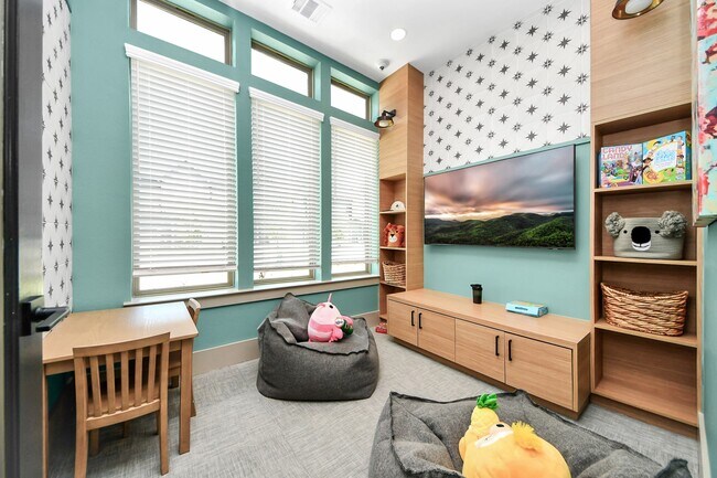 7711 Longmire Rd in Conroe, TX - Building Photo - Building Photo