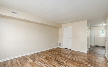 Promotion Extended Through March 31st, 2026 in Columbus, OH - Foto de edificio - Building Photo