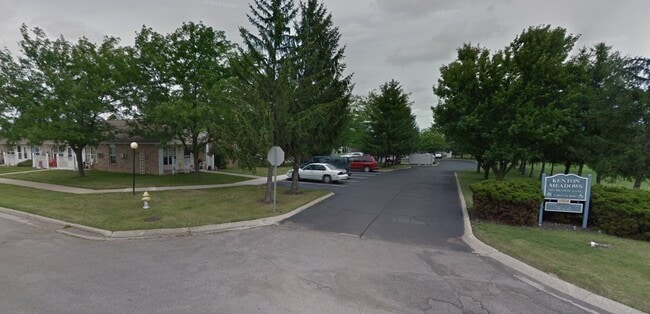 995 Meadow Ln in Kenton, OH - Building Photo - Building Photo