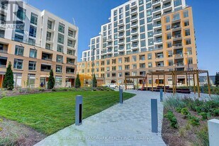 7950 Bathurst St, Unit B-532 in Vaughan, ON - Building Photo