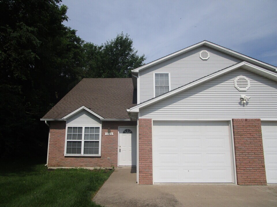 5103 Carrieridge Dr in Columbia, MO - Building Photo