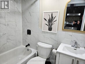 141 Coxwell Ave in Toronto, ON - Building Photo - Building Photo