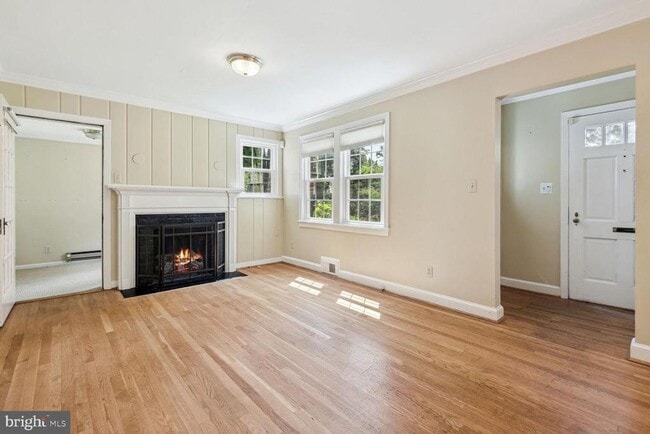 property at 5203 Elsmere Ave
