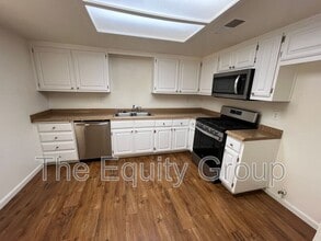 4042 W Meadow Ave in Visalia, CA - Building Photo - Building Photo