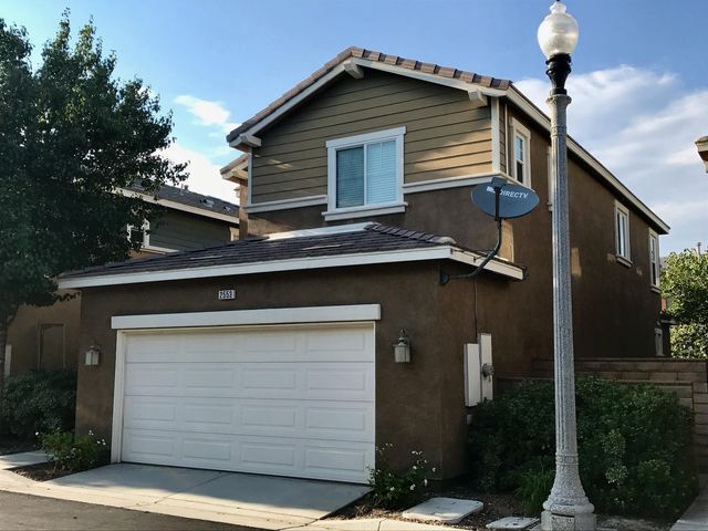 2553 Sparkling Water Ct in Palmdale, CA - Foto de edificio - Building Photo