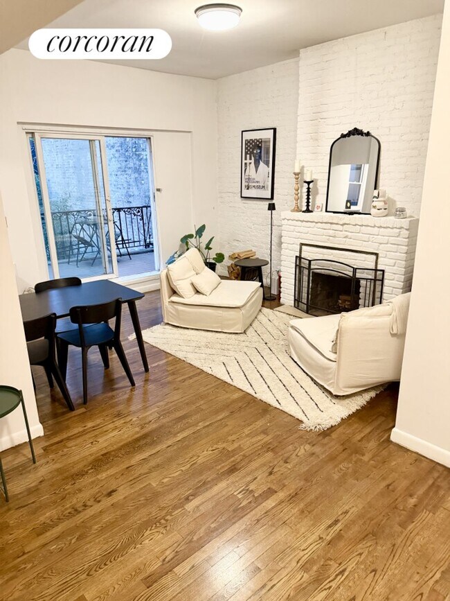 353 W 19th St in New York, NY - Building Photo - Building Photo