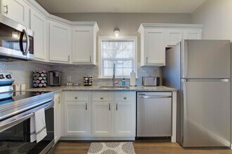 1610 Cooper Foster Park Rd in Vermilion, OH - Building Photo - Building Photo