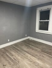 292 Mill St in Ecorse, MI - Foto de edificio - Building Photo