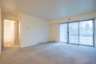 Hunters Ridge in Kentwood, MI - Building Photo - Interior Photo