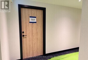 801 The Queensway in Toronto, ON - Building Photo