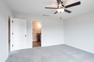 Ashcroft Townhomes in Clayton, NC - Building Photo - Interior Photo