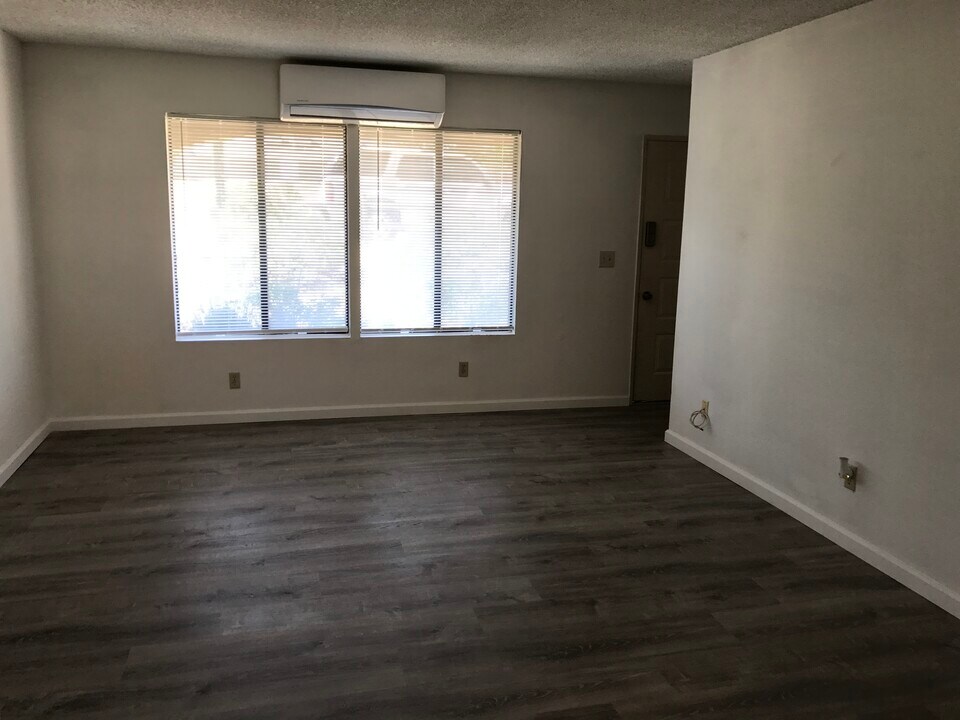 21036 Santa Barbara Dr, Unit A1 in Tehachapi, CA - Building Photo