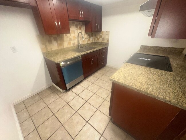 6353 Morgan Pl in Stockton, CA - Building Photo - Building Photo