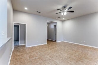 909 Canterbury Dr in Saginaw, TX - Building Photo - Building Photo