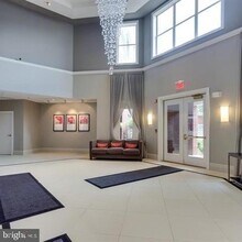 1625 International Dr, Unit 319 in McLean, VA - Foto de edificio - Building Photo