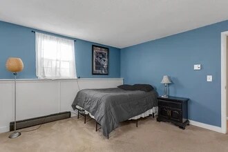 89 Pleasant St, Unit 89 Pleasant Street A3 in Medfield, MA - Foto de edificio - Building Photo