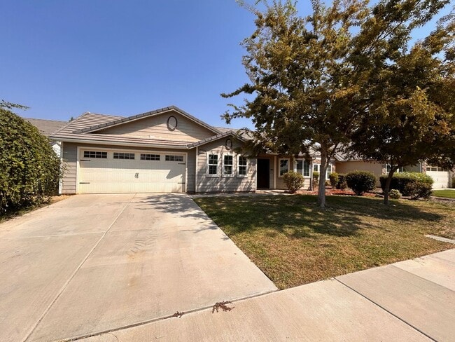 4238 E Harvard Ave in Visalia, CA - Building Photo - Building Photo
