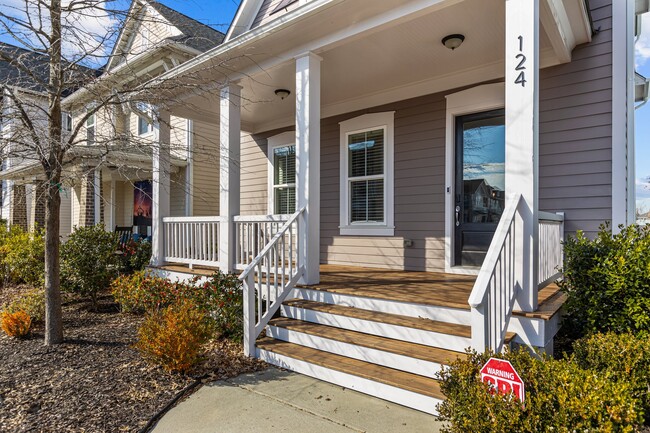 124 Rock Ledge Dr in Chapel Hill, NC - Foto de edificio - Building Photo