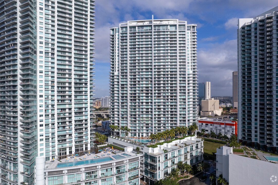 The Ivy Condominium in Miami, FL - Building Photo