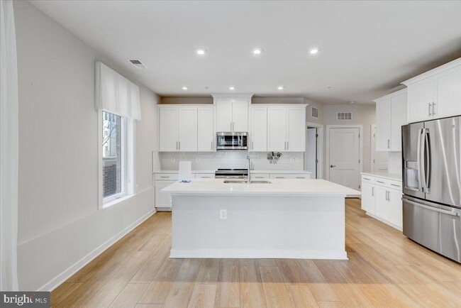 1669 Bandit Loop in Reston, VA - Building Photo - Building Photo