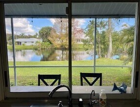 8737 SE Sharon St in Hobe Sound, FL - Building Photo - Building Photo