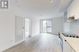 252 Church St in Toronto, ON - Building Photo - Building Photo