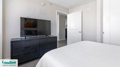 305 Dr. M.L.K. Jr St S, Unit 805 in St. Petersburg, FL - Building Photo - Building Photo