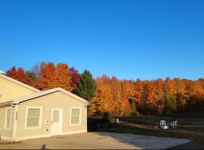 2050 N Haze Rd, Unit Studio in Beulah, MI - Building Photo - Building Photo