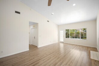 27031 Benton Ct in Santa Clarita, CA - Building Photo - Building Photo