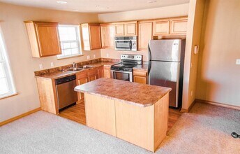 2858 W Lakewood Dr in Fayetteville, AR - Building Photo - Building Photo