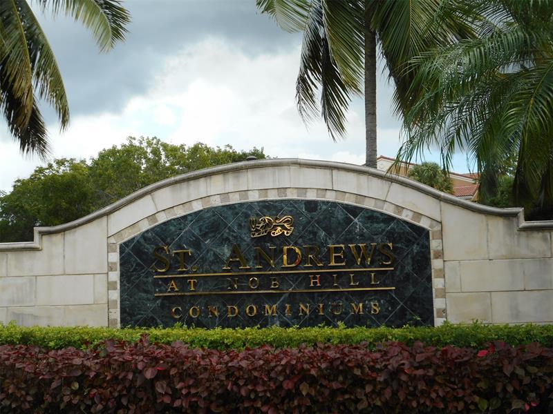 7970 N Nob Hill Rd in Tamarac, FL - Building Photo