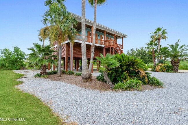 property at 218 Front St