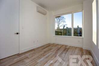 8 Fairview Pl in Brooklyn, NY - Building Photo - Building Photo