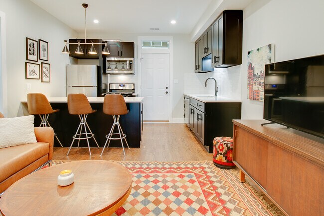 3115 N Haussen Ct-Unit -1 in Chicago, IL - Building Photo - Building Photo