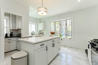 51 Massachusetts Ave in Somerville, MA - Building Photo - Building Photo