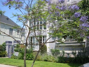 442 S Detroit St, Unit 442.25 in Los Angeles, CA - Foto de edificio - Building Photo