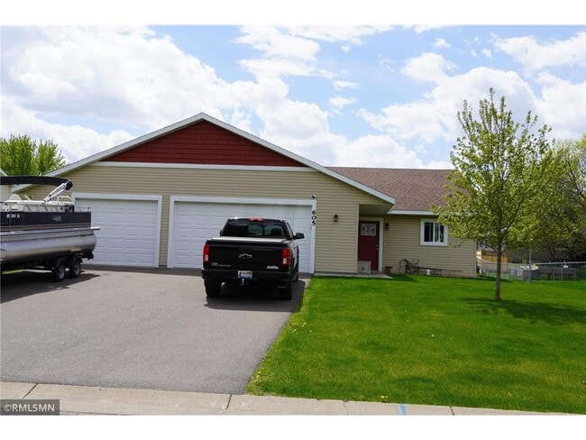 605 S Brookview Ln in Isanti, MN - Building Photo - Building Photo
