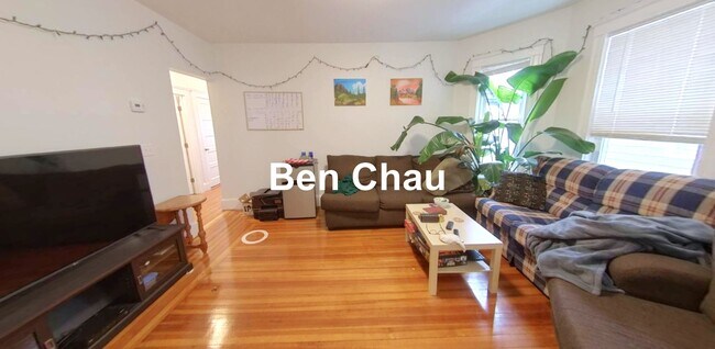 17 Ashland St, Unit 3B in Somerville, MA - Foto de edificio - Building Photo