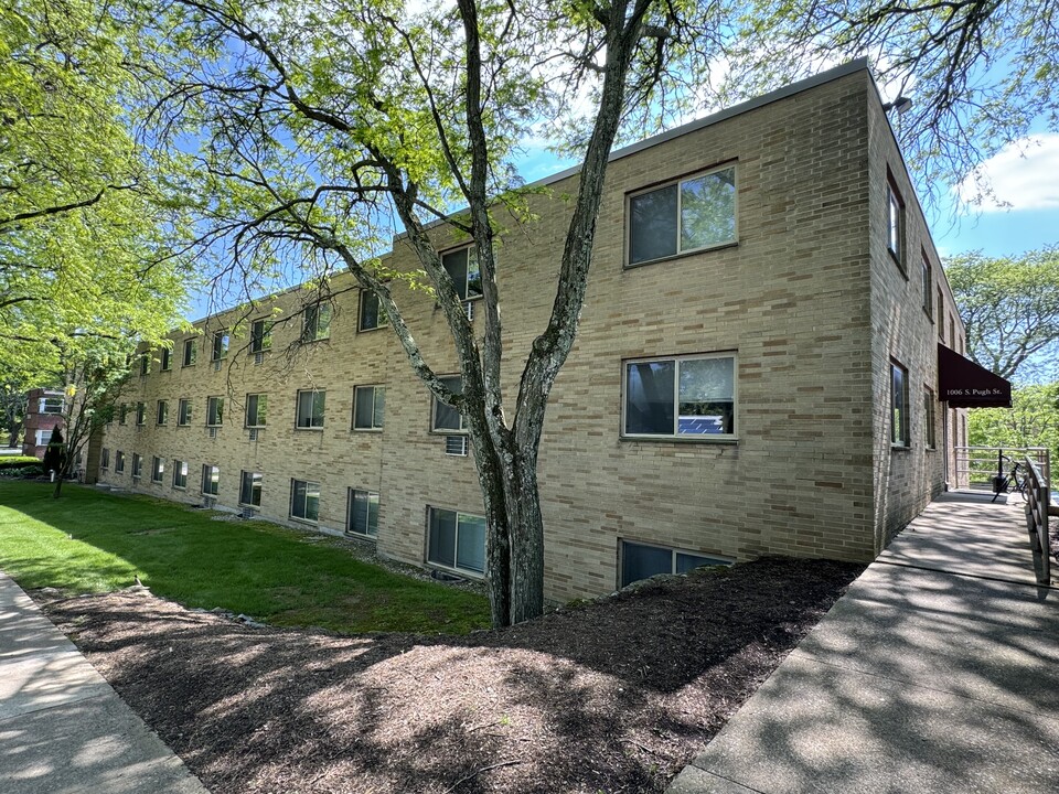 Mt. Nittany in State College, PA - Foto de edificio