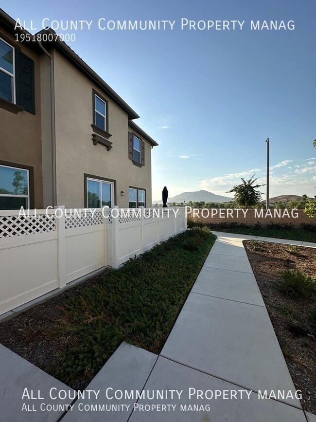 34495 Agave Dr in Winchester, CA - Building Photo - Building Photo