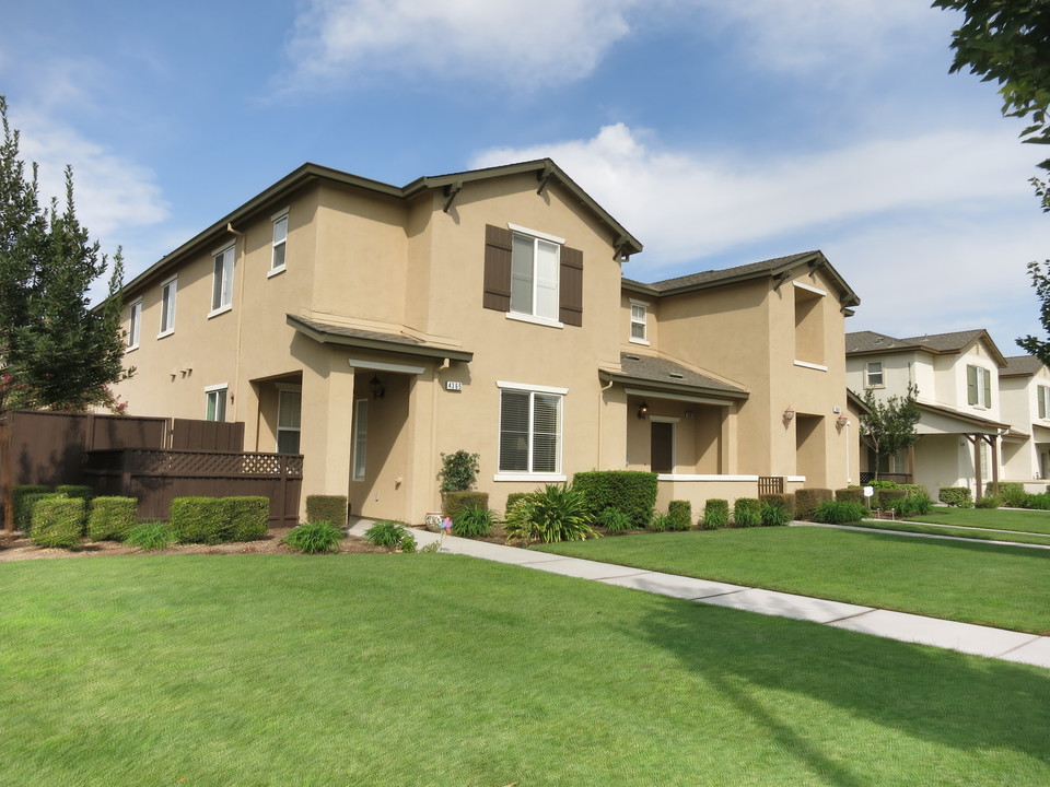 Tapestry at Silverwood in Turlock, CA - Foto de edificio