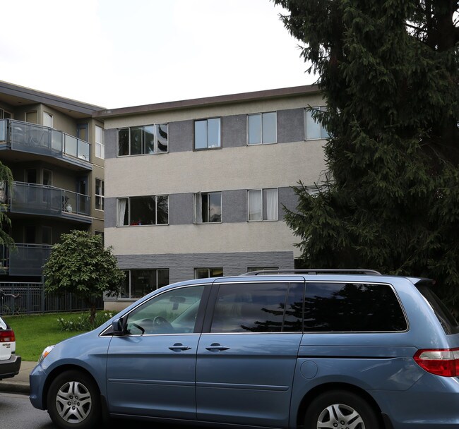 1086 W 11th Ave in Vancouver, BC - Building Photo - Building Photo