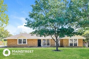 102 Mabry Ln in Red Oak, TX - Building Photo