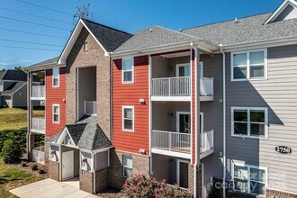 2778 2nd St NE in Hickory, NC - Building Photo - Building Photo